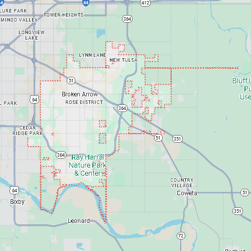 Map of Broken Arrow, Oklahoma, highlighted by a red dotted boundary southeast of Tulsa.